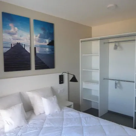 En Bord De Mer, 2 Chambres, Piscine, Parking, Animaux Admis - Fr-1-194-231 *