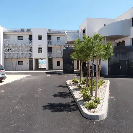 En Bord De Mer, 2 Chambres, Piscine, Parking, Animaux Admis - Fr-1-194-231