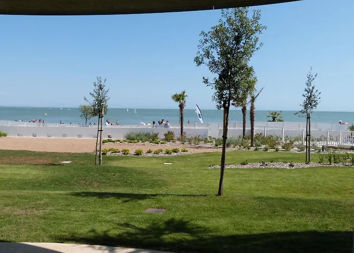 En Bord De Mer, 2 Chambres, Piscine, Parking, Animaux Admis - Fr-1-194-231 Appartement