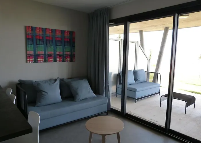 Appartement En Bord De Mer, 2 Chambres, Piscine, Parking, Animaux Admis - Fr-1-194-231 *