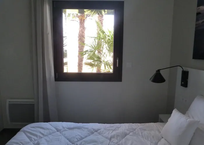 En Bord De Mer, 2 Chambres, Piscine, Parking, Animaux Admis - Fr-1-194-231 Appartement *